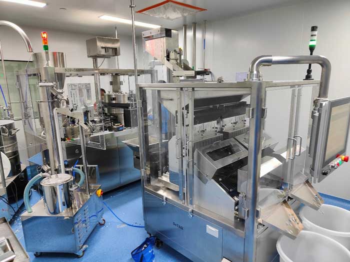 膠囊提升機工作現場.jpg 膠囊提升機工作現場.jpg